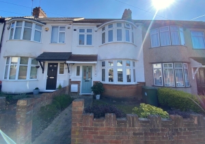 Warrington Gardens, Hornchurch