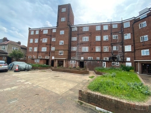 Great West Road, Hounslow