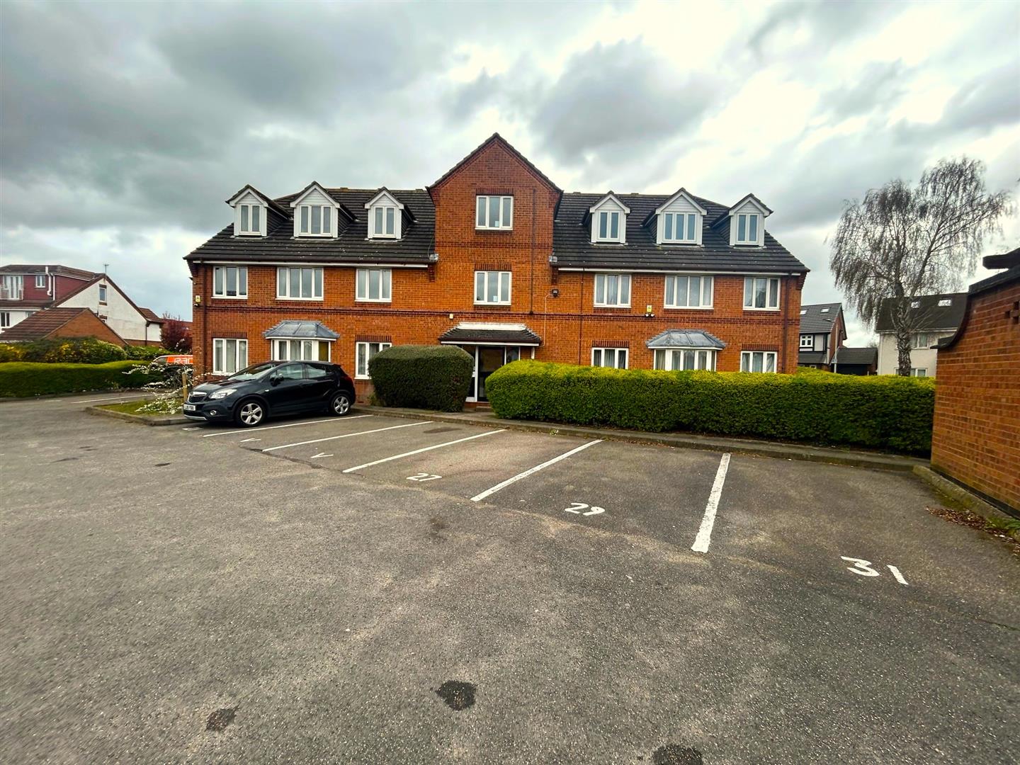 Bennison Drive, Harold Wood 
           2 Bedroom Flat